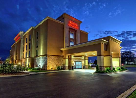 Hampton Inn & Suites Clarksville 1