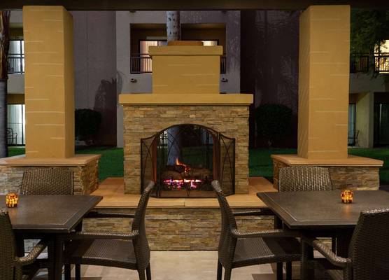 Embassy Suites by Hilton Phoenix Tempe 1