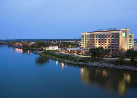 Embassy Suites by Hilton E Peoria Riverfront Conf Center 1