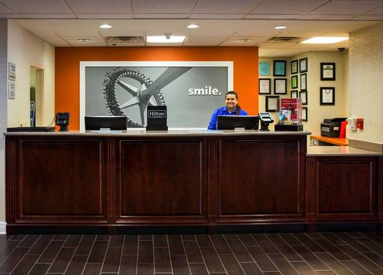 Hampton Inn & Suites Valdosta/Conference Center 1