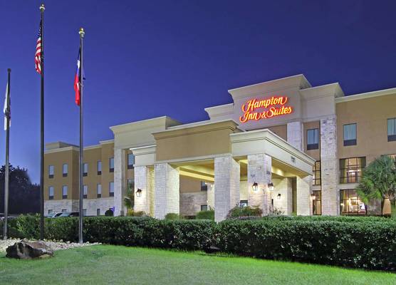 Hampton Inn & Suites Buffalo 1
