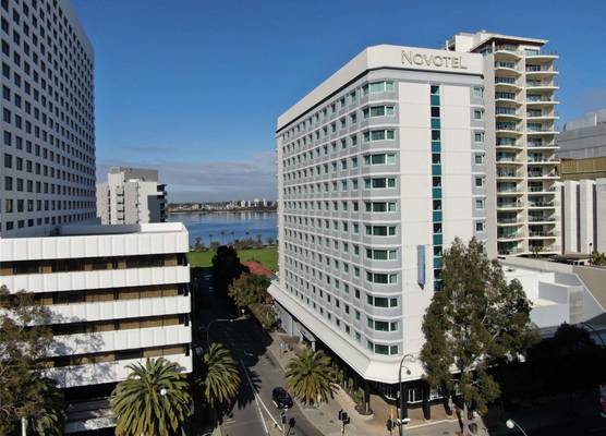 Novotel Perth Langley 1