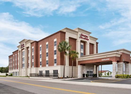 Hampton Inn & Suites - Cape Coral/Fort Myers Area, FL 1