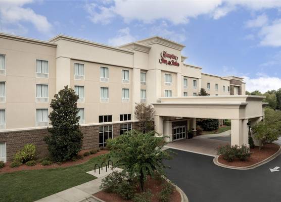 Hampton Inn & Suites Huntersville 1