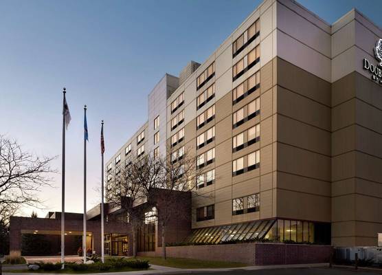 DoubleTree by Hilton St. Paul East 1