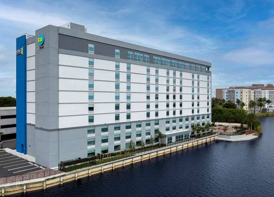 Home2 Suites By Hilton Miami Airport South Blue Lagoon 1