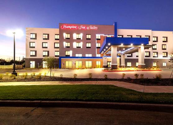 Hampton Inn & Suites Sherman 1