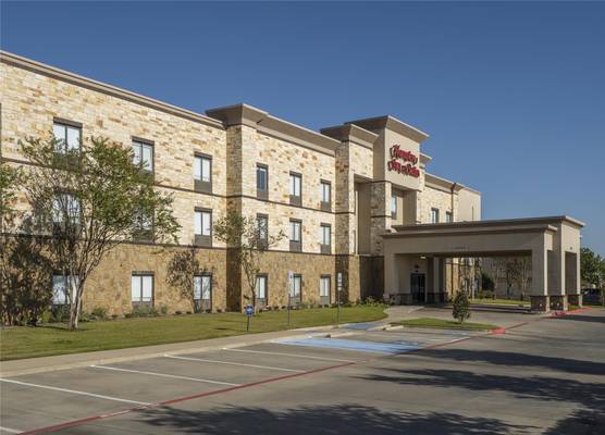Hampton Inn & Suites Mansfield 1