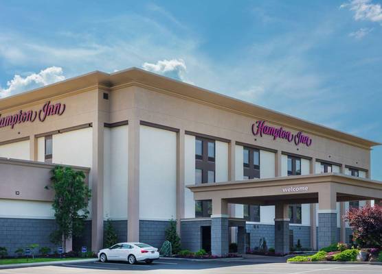 Hampton Inn Bedford 1