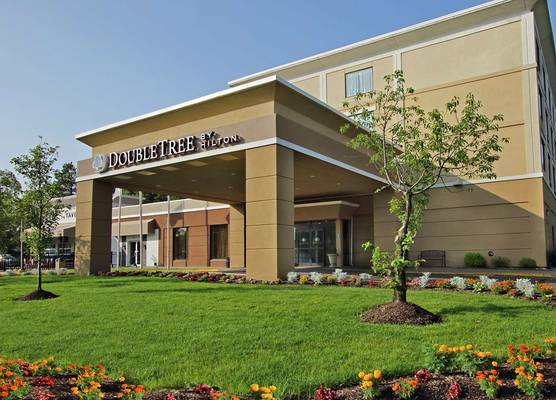 DoubleTree by Hilton Mahwah 1