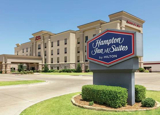 Hampton Inn & Suites Enid 1