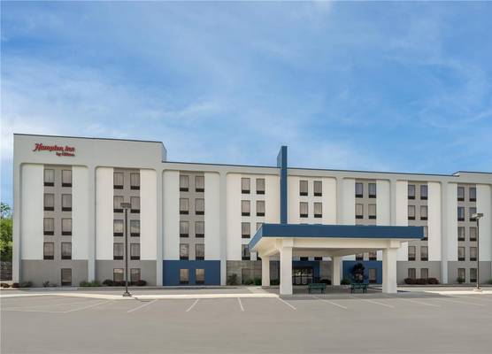 Hampton Inn Altoona 1