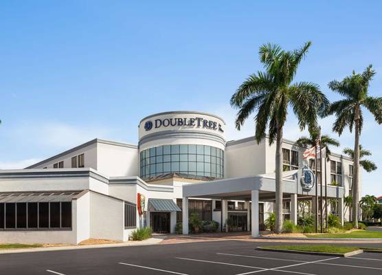 Doubletree by Hilton Fort Myers at Bell Tower Shops 1