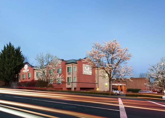 DoubleTree by Hilton Portland - Tigard 1