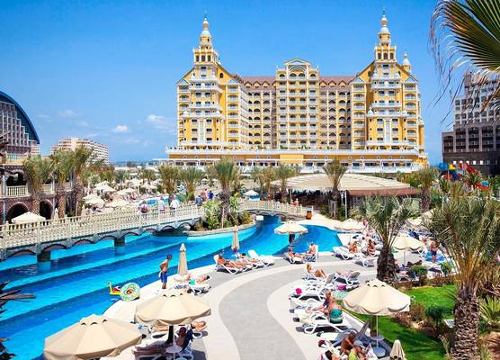 Royal Holiday Palace 1