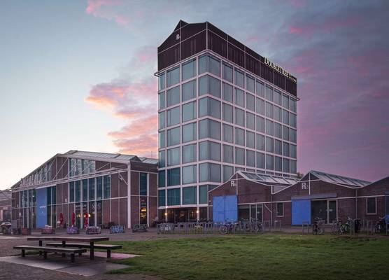 DoubleTree by Hilton Amsterdam - NDSM Wharf 1