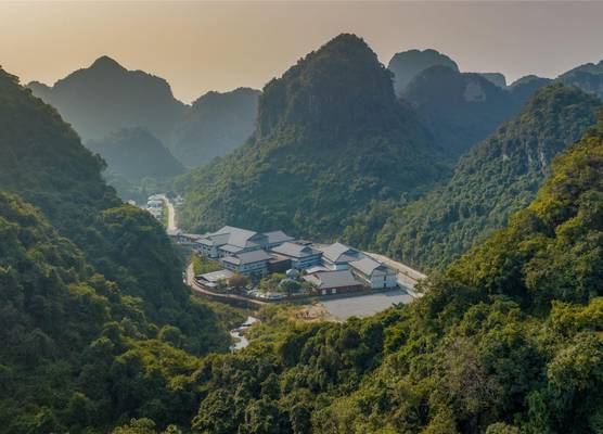 Hilton Quang Hanh Onsen Resort 1