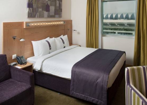 Holiday Inn Express DUBAI AIRPORT by IHG 1