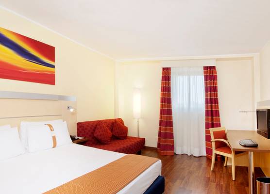 Holiday Inn Express MILAN - MALPENSA AIRPORT by IHG 1