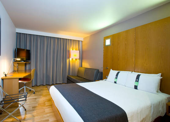 Holiday Inn LONDON - WEST by IHG 1