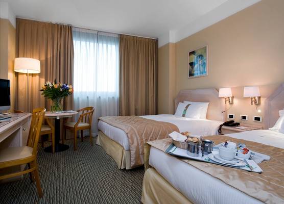 Holiday Inn NAPLES by IHG 1