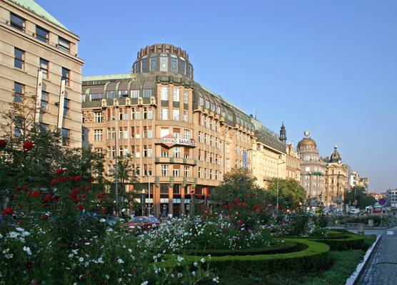 EA Hotel Rokoko 1