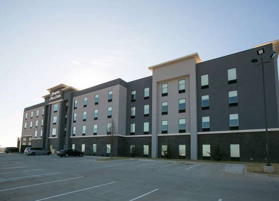 Hampton Inn & Suites Stroud 1