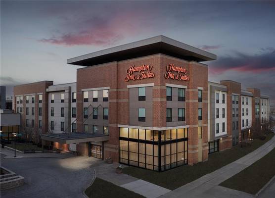 Hampton Inn & Suites Omaha-Downtown 1