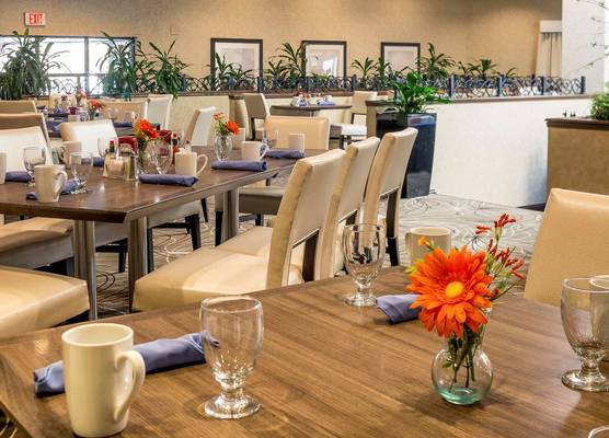 DoubleTree by Hilton Boston - Milford 1