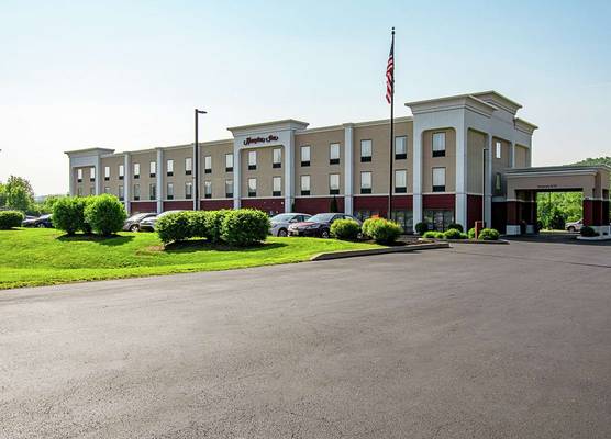 Hampton Inn Pine Grove 1