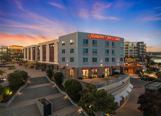 Hampton Inn & Suites Bremerton 1