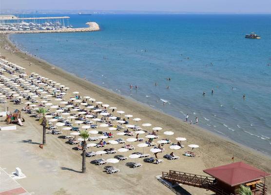 Mercure Larnaca Finikoudes Beach 1