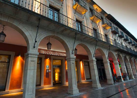 NH Collection León Plaza Mayor 1