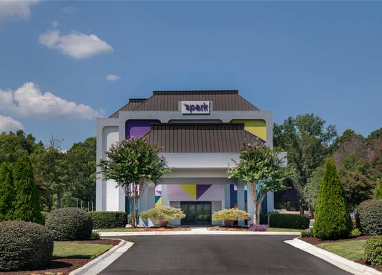 Spark by Hilton Charlotte Airport North 1