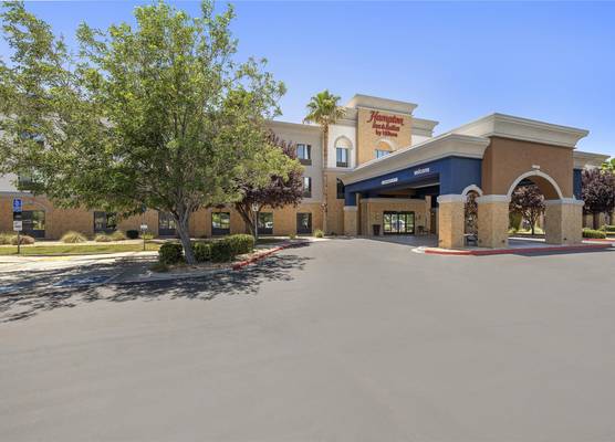Hampton Inn & Suites Lancaster 1