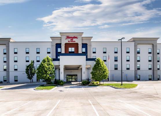 Hampton Inn Omaha/West Dodge Road (Old Mill) 1