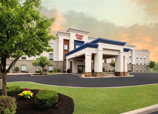 Hampton Inn & Suites New Hartford 1