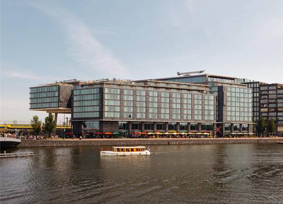 DoubleTree by Hilton Amsterdam Centraal Station 1