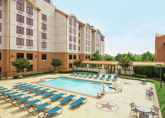 Hampton Inn & Suites Dallas-Mesquite 1