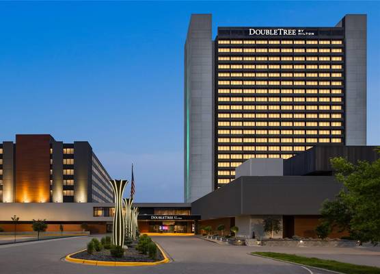 DoubleTree by Hilton Bloomington Minneapolis South 1