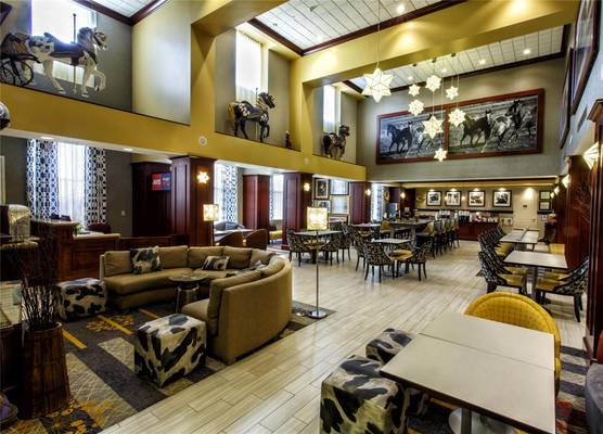 Hampton Inn & Suites Staten Island 1