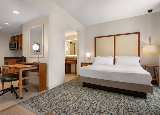 Homewood Suites by Hilton Cincinnati-Downtown 1