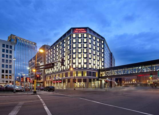 Hampton Inn & Suites - Minneapolis/Downtown 1