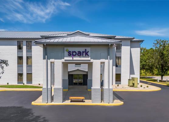 Spark by Hilton Sellersburg 1