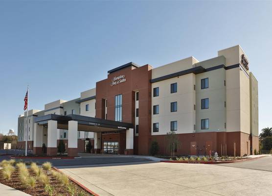 Hampton Inn & Suites Sacramento at CSUS 1