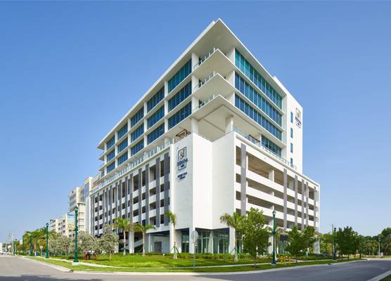 SERENA Hotel Aventura Miami, Tapestry Collection by Hilton 1