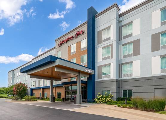 Hampton Inn by Hilton Nashville Airport Century Place 1