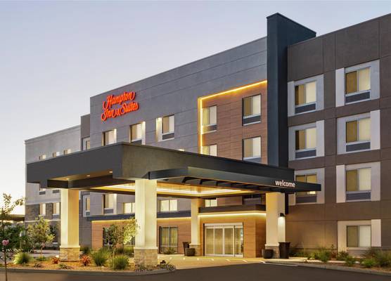 Hampton Inn & Suites Oroville 1