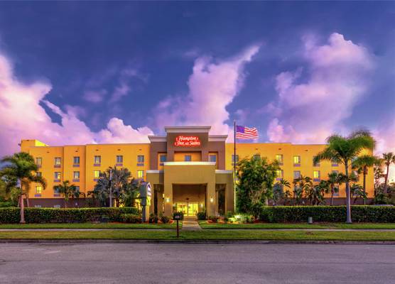 Hampton Inn & Suites Ft. Pierce 1