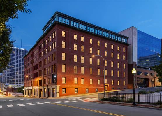 Hotel Savoy Kansas City, Tapestry Collection by Hilton 1